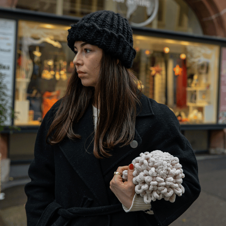 Loop Stich Beige Clutch