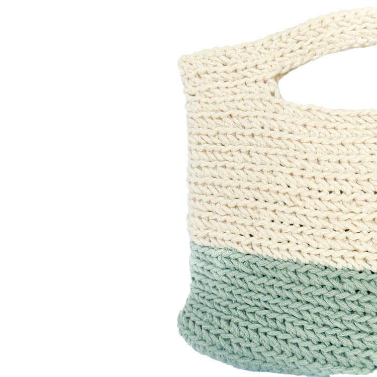 Petite minimal tote
